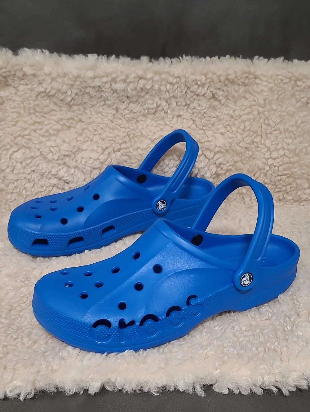 CROCS Men's Size 12 Royal Blue Classic Clogs with Vent Holes